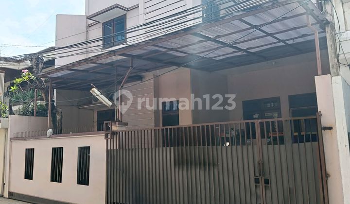 Rumah 2 Lantai Row Jalan 2 Mobil Dijual Lokasi Favorit Tomang Grogol Jakarta Barat Rumah Butuh Minim Renovasi SHM di Tomang Mandala, Jl. Tomang Raya, Jati Pulo, Palmerah, Kota Jakarta Barat, DKI Jakarta, Indonesia, 11430, Tomang