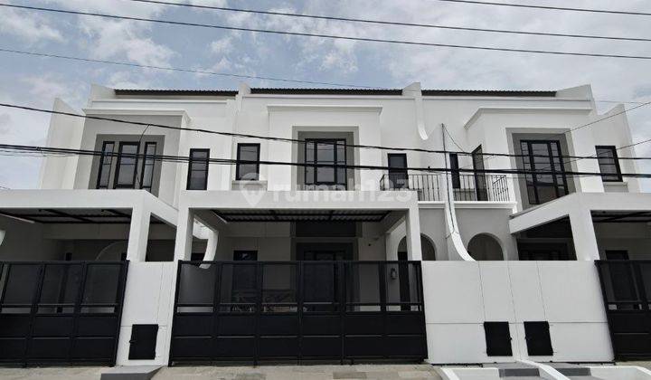 Rumah Baru Gress Pondok Tjandra Row 4 Mobil Model American Modern 1