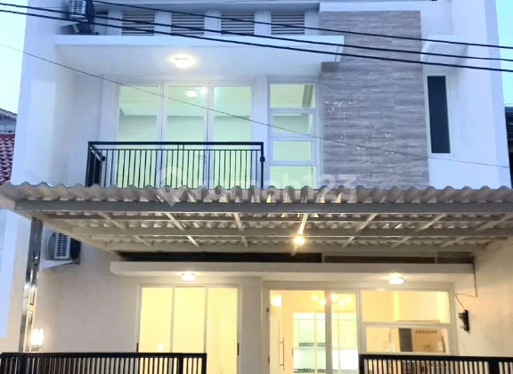 Jual Rumah Baru Semi Furnish Pakuwon City Dibangun Dengan Bata Merah 1