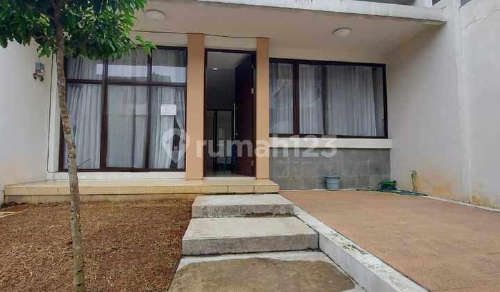 Febe. Rumah Dijual di Cosmo Lippo Cikarang