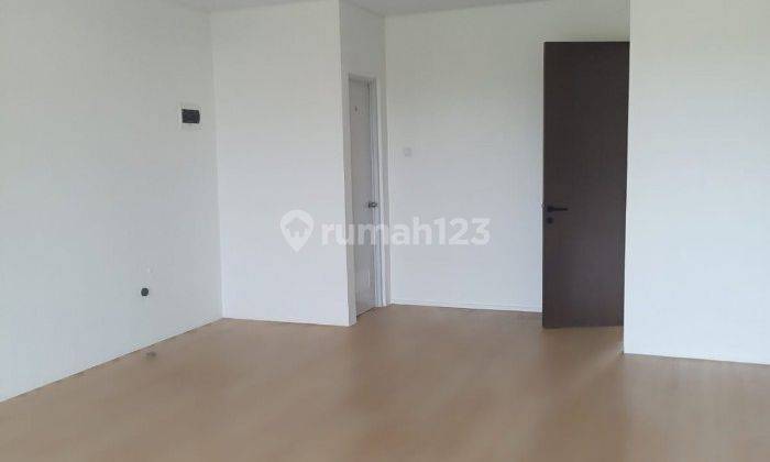 Dhbd. Ruko Disewakan Di Uptown Lippo Cikarang 2