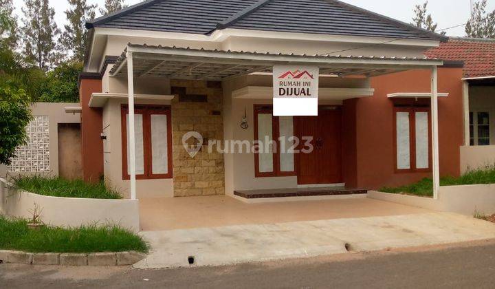 Dihd. Rumah Hook Dijual Siap Huni di Cluster Catania Deltamas Cikarang 1