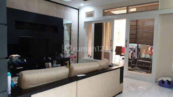 Deie. Rumah Dijual Fully Furnished di Cluster Taman Beverly Lippo Cikarang 2