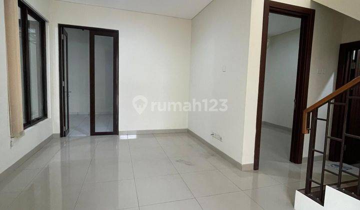 Eaij. Rumah Disewakan Semi Furnished di Cluster Forest Green Lippo Cikarang 1