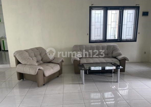 Fcjg. Rumah Disewakan di Cluster Taman Simpruk Lippo Cikarang 2