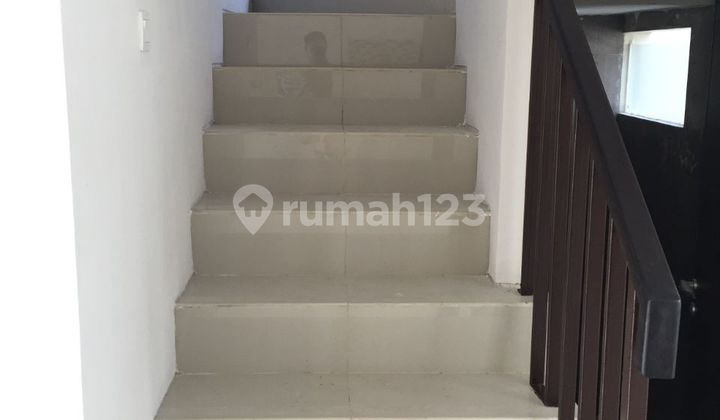 Fecg. Rumah Disewakan di Cosmo Lippo Cikarang 2