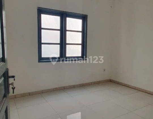 egde Rumah diJual di Cluster Catania Deltamas 1