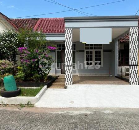 Faba. Rumah Disewakan di Cluster Taman Beverly Lippo Cikarang