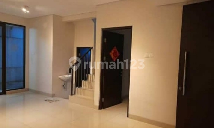 Feci. House for Rent in Cosmo Lippo Cikarang Cluster 2