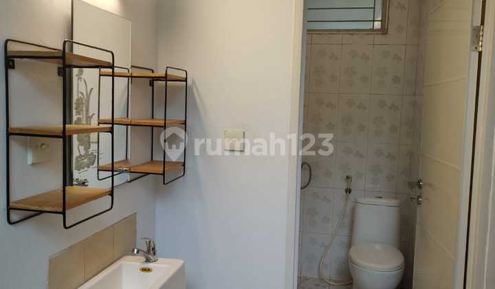 Eidi. House for Rent in Meadow Green Lippo Cikarang.