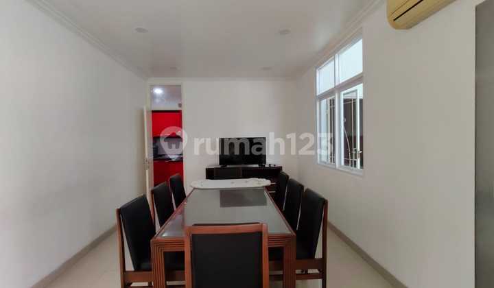 Faad. Rumah Disewakan di Cluster Taman Beverly Lippo Cikarang 2