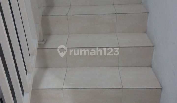 Fdjj. Rumah Disewakan di Naraya Park Deltamas 2