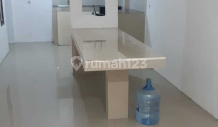 Feeb. Rumah Disewakan di Resinda Karawang 2
