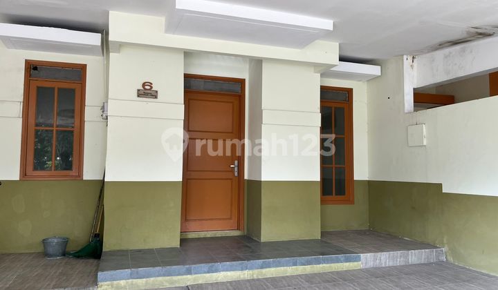 Fefe. Rumah Dijual Siap Huni di Taman Lembah Hijau Lippo Cikarang