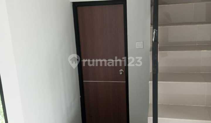 Eica. TAKE OVER RUMAH 2 LANTAI DI ECO RESIDENCE CIBINONG 2