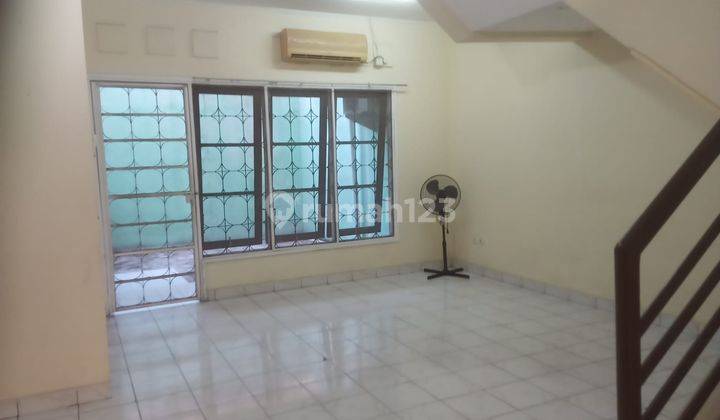 Rumah 2 Lantai Semi Furnished di Lippo Cikarang Jawa Barat, Cikarang 1