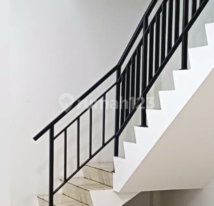 Fegd. Ruko Dijual di Tarum Barat Jababeka Cikarang