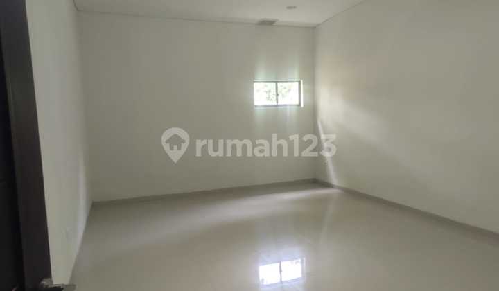 Fbgd. House for Rent in Taman Napoli, Lippo Cikarang.