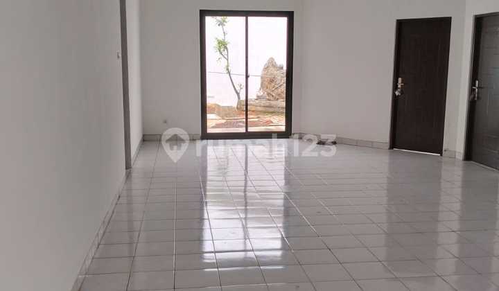 For Rent in Beverly Taman Lippo Cikarang.
