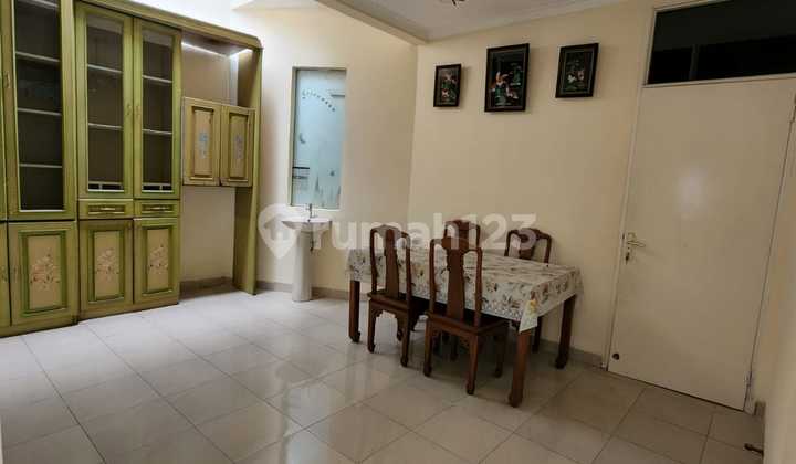 Fdfb. House for Rent in Taman Beverly Lippo Cikarang Cluster