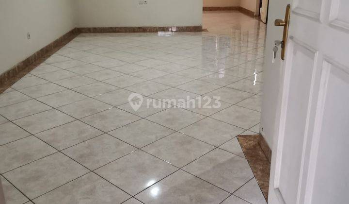 Diff. Rumah Dijual Siap Huni di Taman Napoli Lippo Cikarang 1