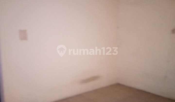 Fdgf. Ruko for Rent in the Notredam Deltamas Cikarang Ruko Complex 2