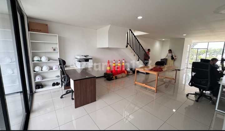 Faaa. Shop House for Rent in Rolling Hills Lippo Karawang. 2