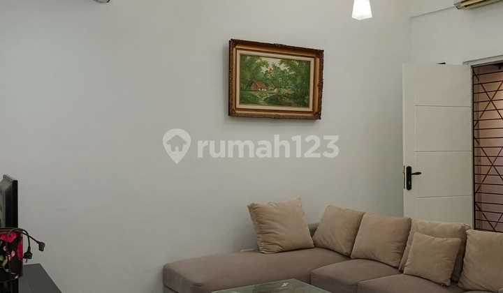 Faie. House for Rent in Meadow Green Cluster Lippo Cikarang.