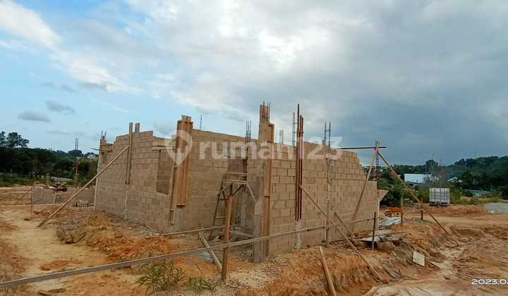 RUMAH CANTIK & STRATEGIS! CLUSTER ORYZA HILL TIBAN V ROW 30 METER 3