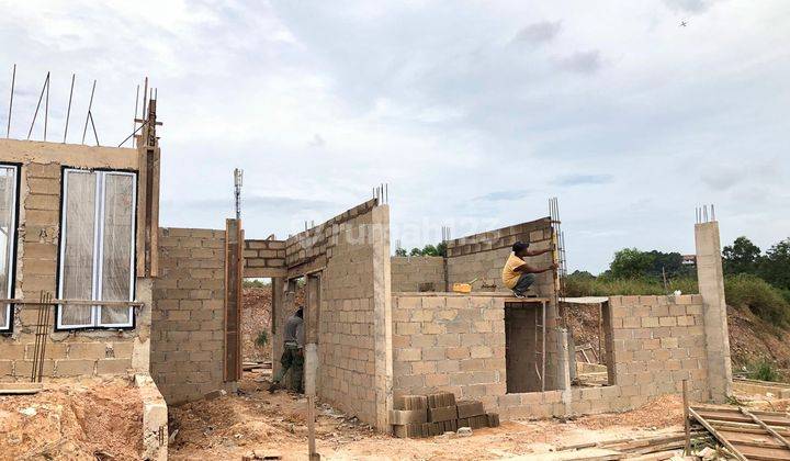 RUMAH CANTIK & STRATEGIS! CLUSTER ORYZA HILL TIBAN V ROW 30 METER 24