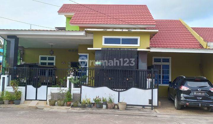 RUMAH CANTIK TIBAN MAS BATAM DENGAN TANAH LUAS HOOK 1