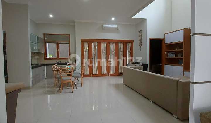 Hunian 2 Lantai Siap Huni di dalam Perumahan Nyaman dan Asri Hunian 2 Lantai Siap Huni di dalam Perumahan Nyaman dan Asri