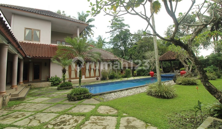 Rumah Villa Dengan Kolam Renang Di Jogja Bagian Utara Lokasi Asri Dan Strategis, Pakem, Sleman 1