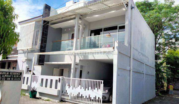 Rumah 2 Lantai Furnished di Jalan Alpokat Condong Catur Sleman 1