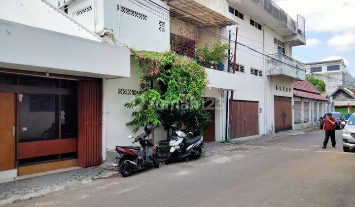 Rumah Toko di Jalan Pakuningratan, Jetis Yogyakarta 1