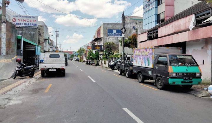 Rumah Toko di Jalan Pakuningratan, Jetis Yogyakarta 2