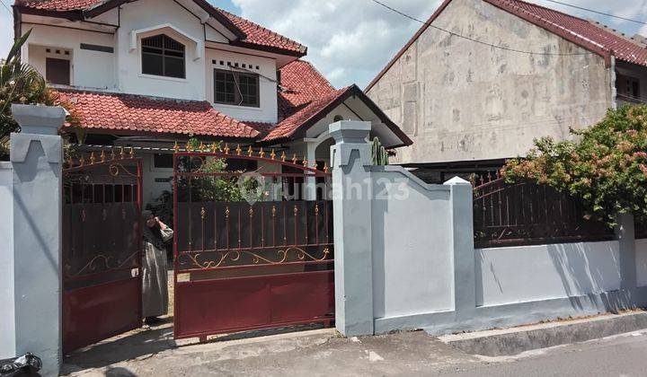 Rumah Tinggal  Tengah Kota Lokasi Strategis Dekat XT Square 2