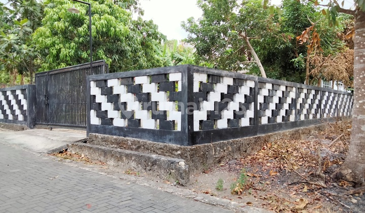 Tanah pekarangan dekat Raja Klana Resto Balecatur gamping Sleman Yogyakarta Tanah pekarangan dekat Raja Klana Resto Balecatur gamping Sleman Yogyakarta