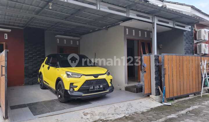 For Sale Immediately Semi-Furnished Minimalist House Near PPPG Art Campus For Sale Immediately Semi-Furnished Minimalist House Near PPPG Art Campus