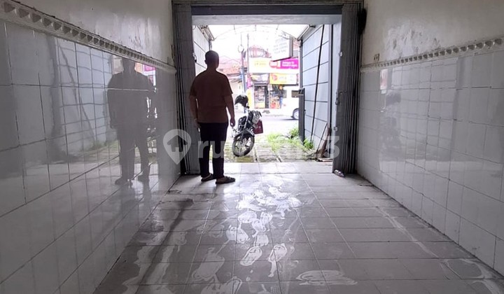Strategic Location Shophouse Located on Jl Kusumanegara 2