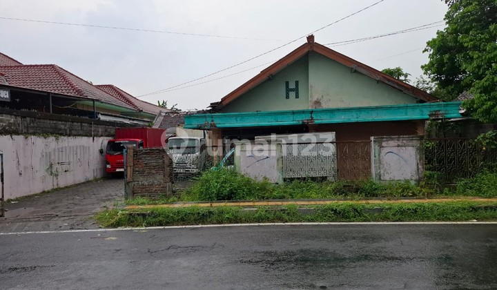 House with a Land Area of 938 Square Meters, Suitable for Business, Mulungan Mlati Sleman Location