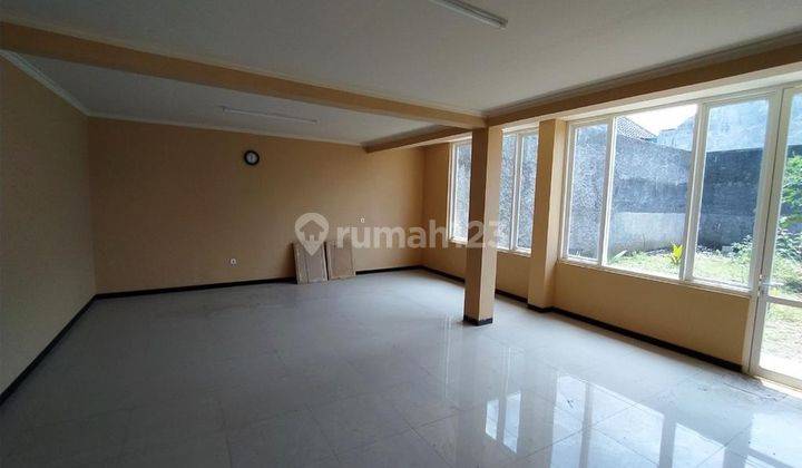 Tempat Usaha Untuk Bisnis di Sulfat Lokasi Strategis Parkir Luas 9