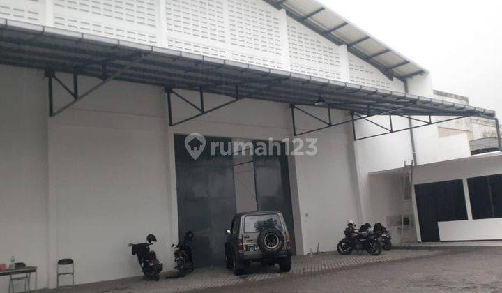 Gudang Luas Baru Jadi Pinggir Jalan Daerah Pakis 1