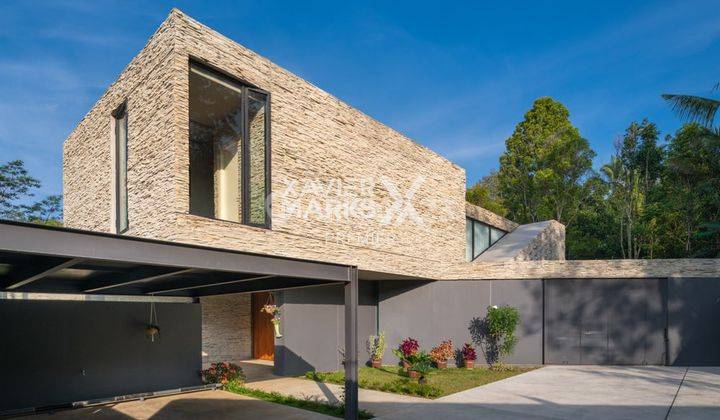 Rumah Mewah Ala Amerika Karya Arsitek Beken di Lereng Gunung Kawi 1