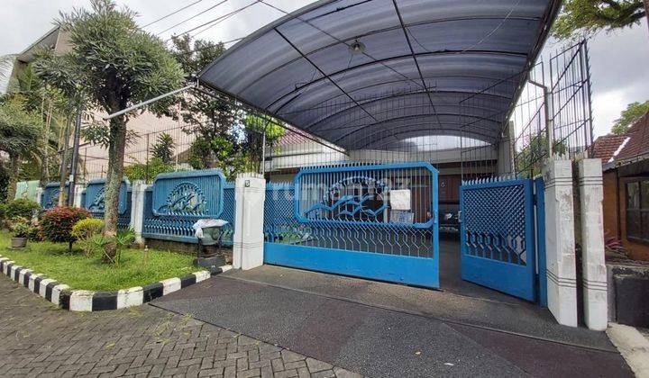 Rumah Mewah Selangkah Dari Jalan Besar Ijen Klojen Malang 1