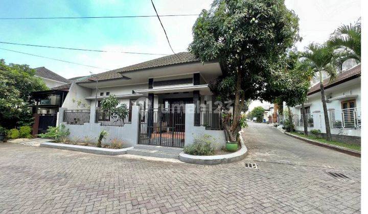 Rumah Cantik di Jalan Bunga Bunga Lowokwaru Malang 2