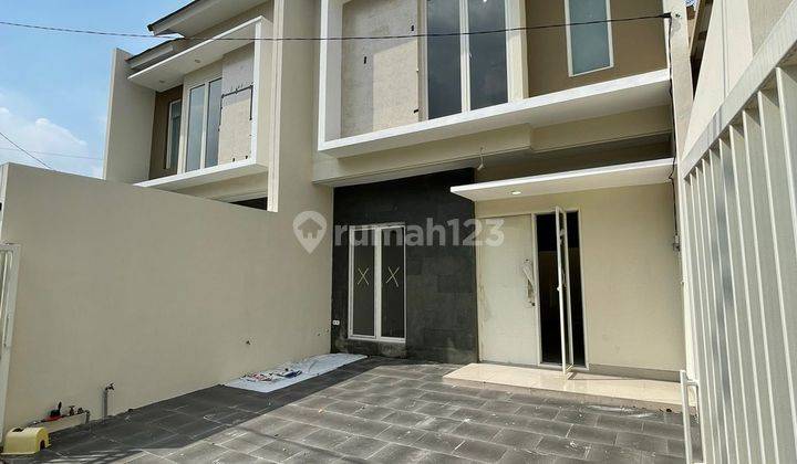 Rumah Mewah Modern Eksklusif di Manyar Surabaya 2