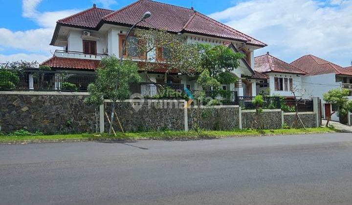 Eksklusif Rumah Mewah Tropis Modern di Boulevard Puncak Tidar 1