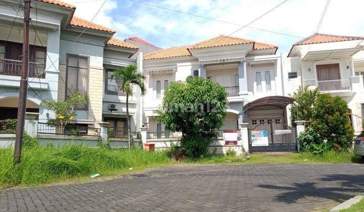 Rumah Mewah Dekat Plaza Marina di Wonocolo, Surabaya 1