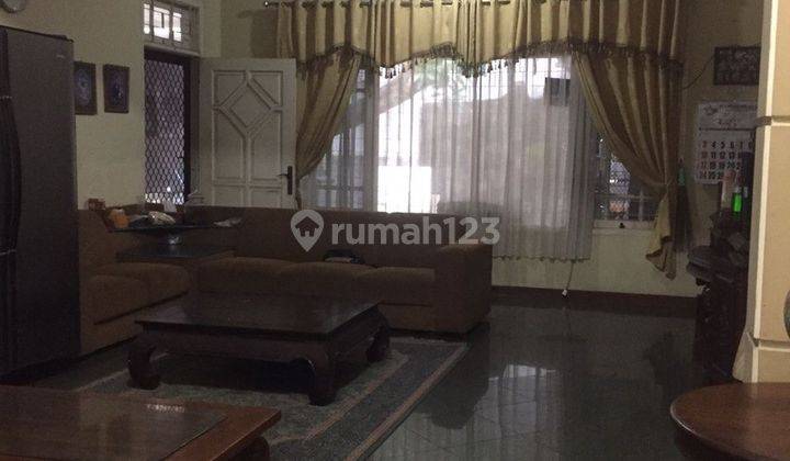 foto lainnya rumah 6 kamar tengah kota
